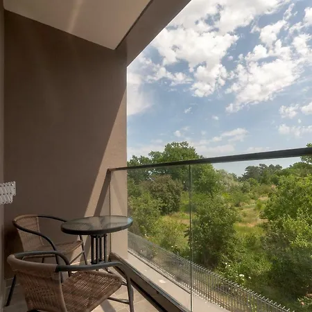 Green Apartments *